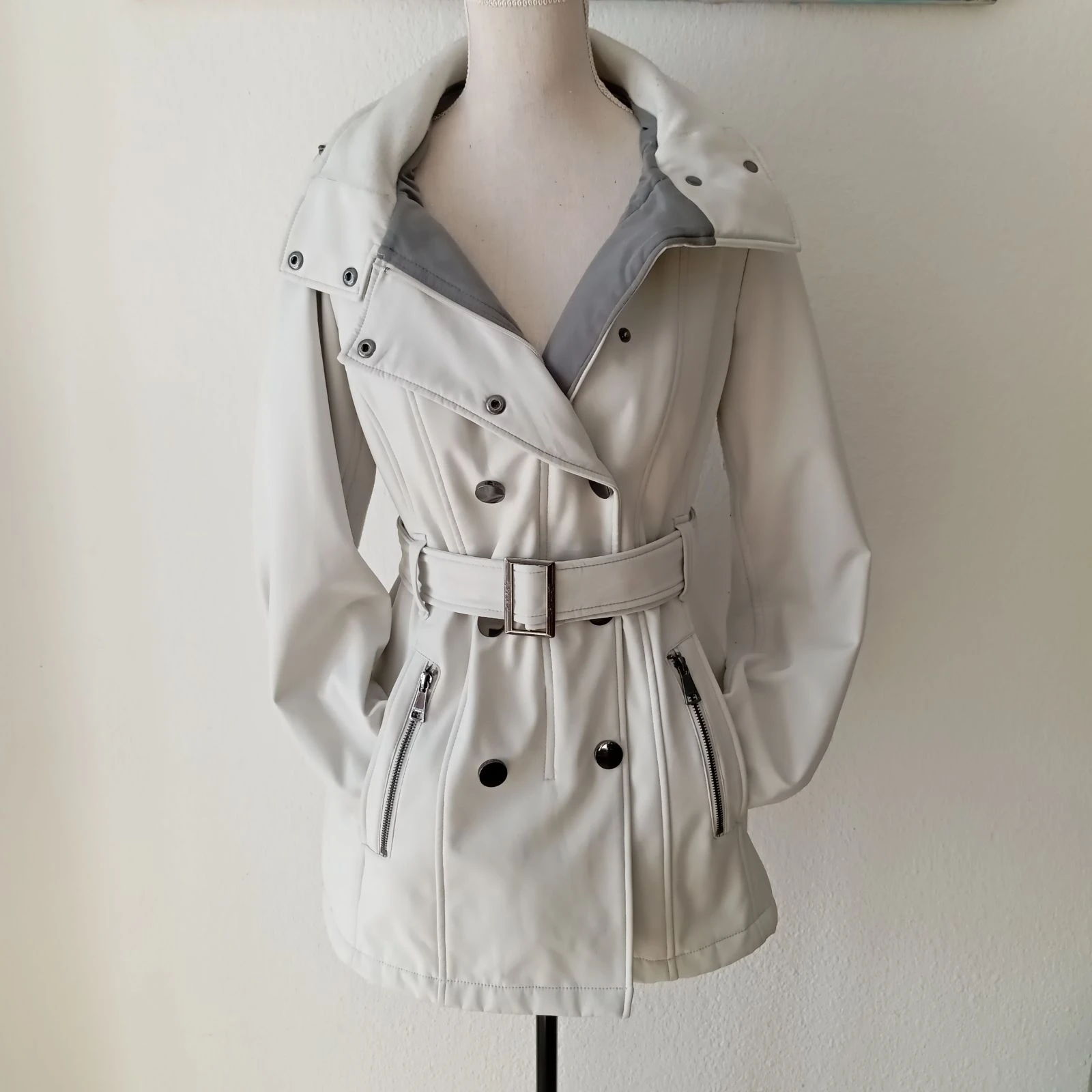 Trench Imperméable / Veste Femme Calvin Klein Couleur Blanc Cassé Taille M